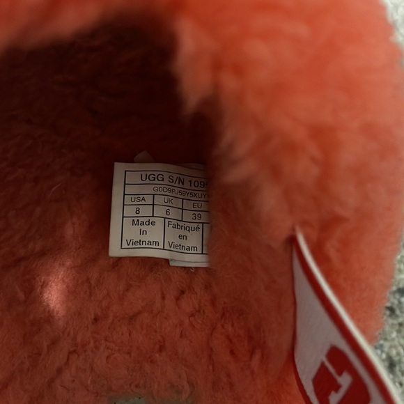 Fluff Yeah Ugg slides - Picture 3 of 3